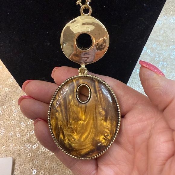 NWT Chico’s Animal double-sided Necklace with hoop / post earrings - Picture 5 of 9